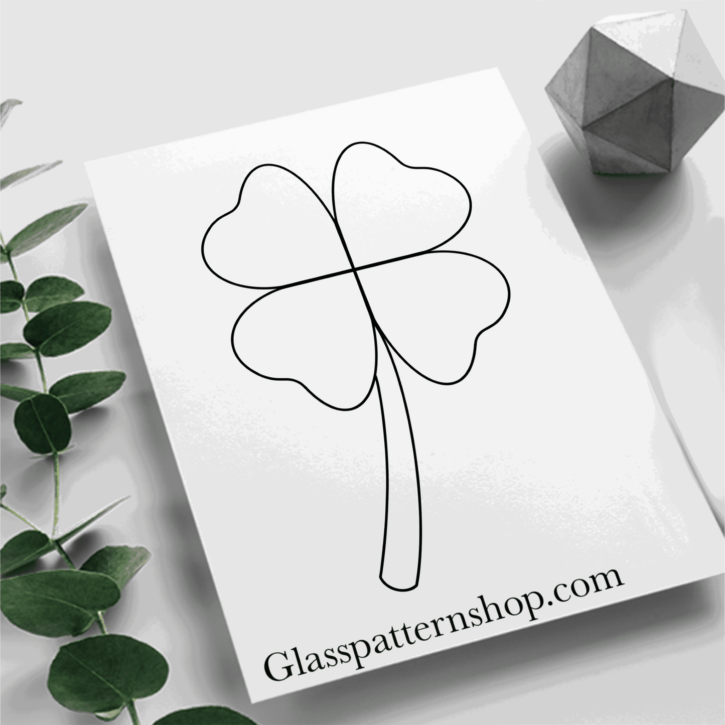Four-leaf clover suncatcher stained glass printable pattern – digital download in PNG, PDF, JPEG, SVG formats. A lucky four-leaf clover design suitable for all skill levels.