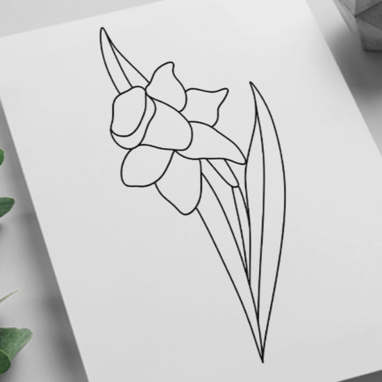 Stained glass daffodil suncatcher pattern – printable digital design for crafting vibrant floral stained glass art.